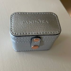 Travel Pandora ring case